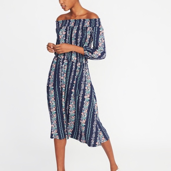 Old Navy Dresses & Skirts - Old Navy floral dress- brand new!